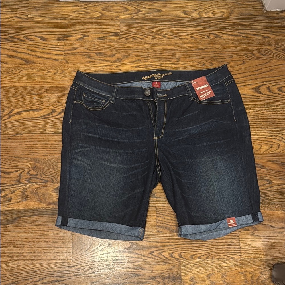 NWT Arizona Jeans Women's Bermuda Deep Indigo Jean Shorts